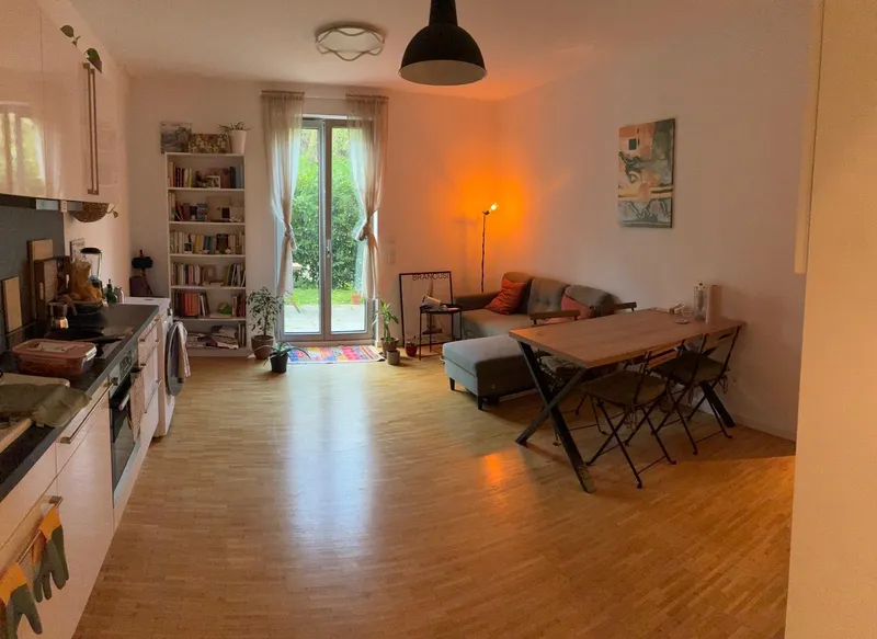 Lebendig wohnen in Steglitz: 2-Zimmer-Wohnung mit Fußbodenheizung — photo 1